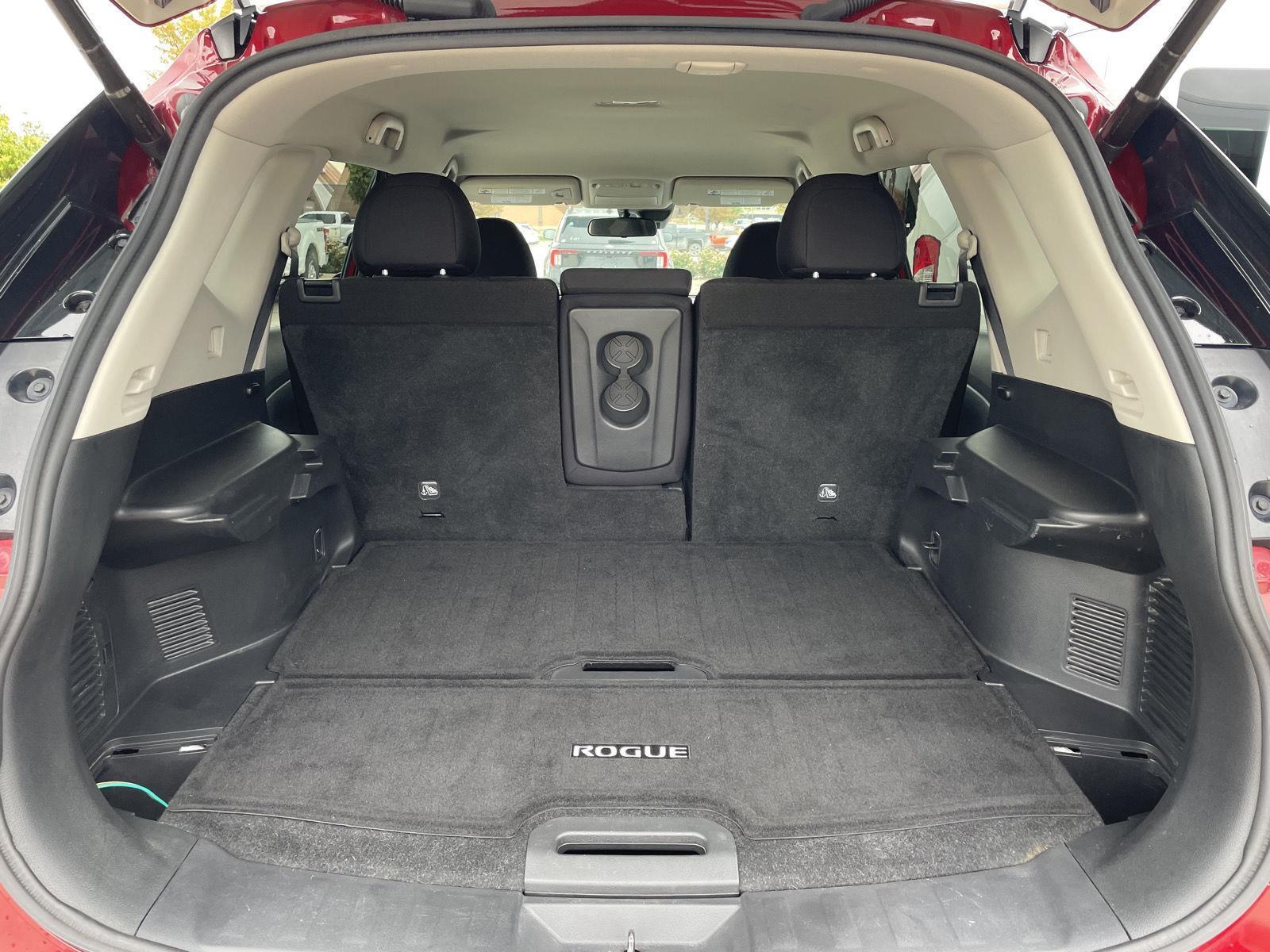 Vehicle photo 34