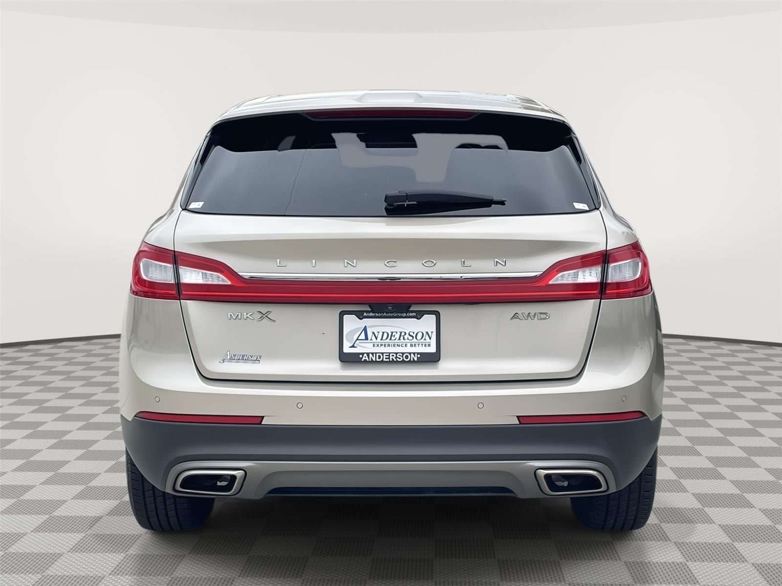 Vehicle photo 8