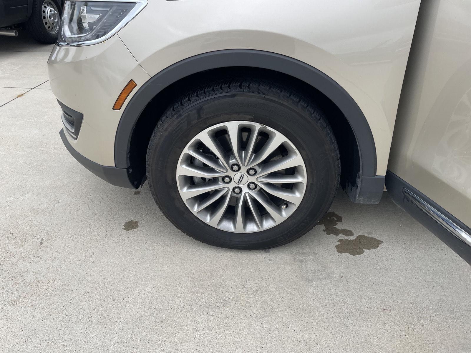 Vehicle photo 10
