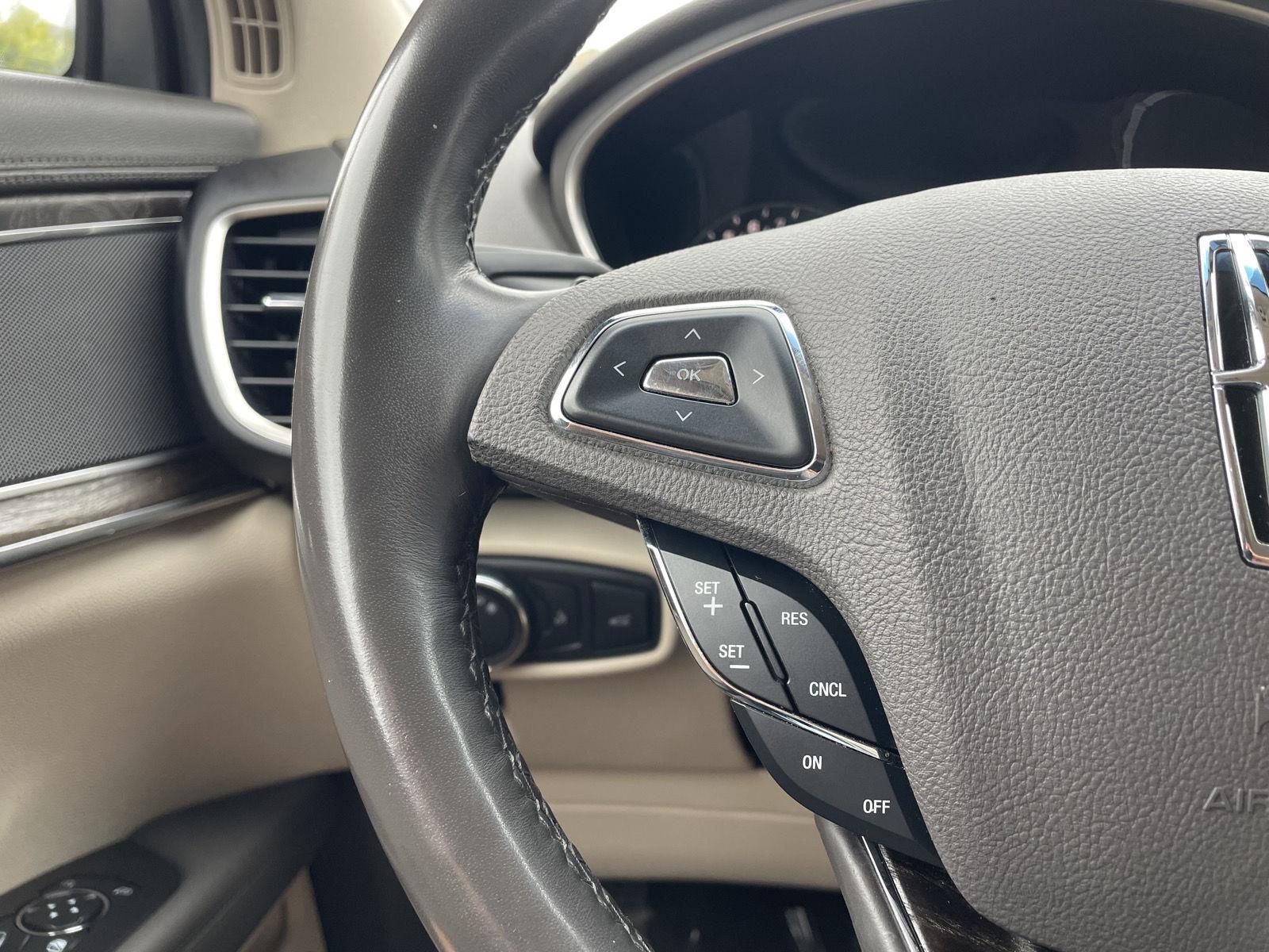 Vehicle photo 13