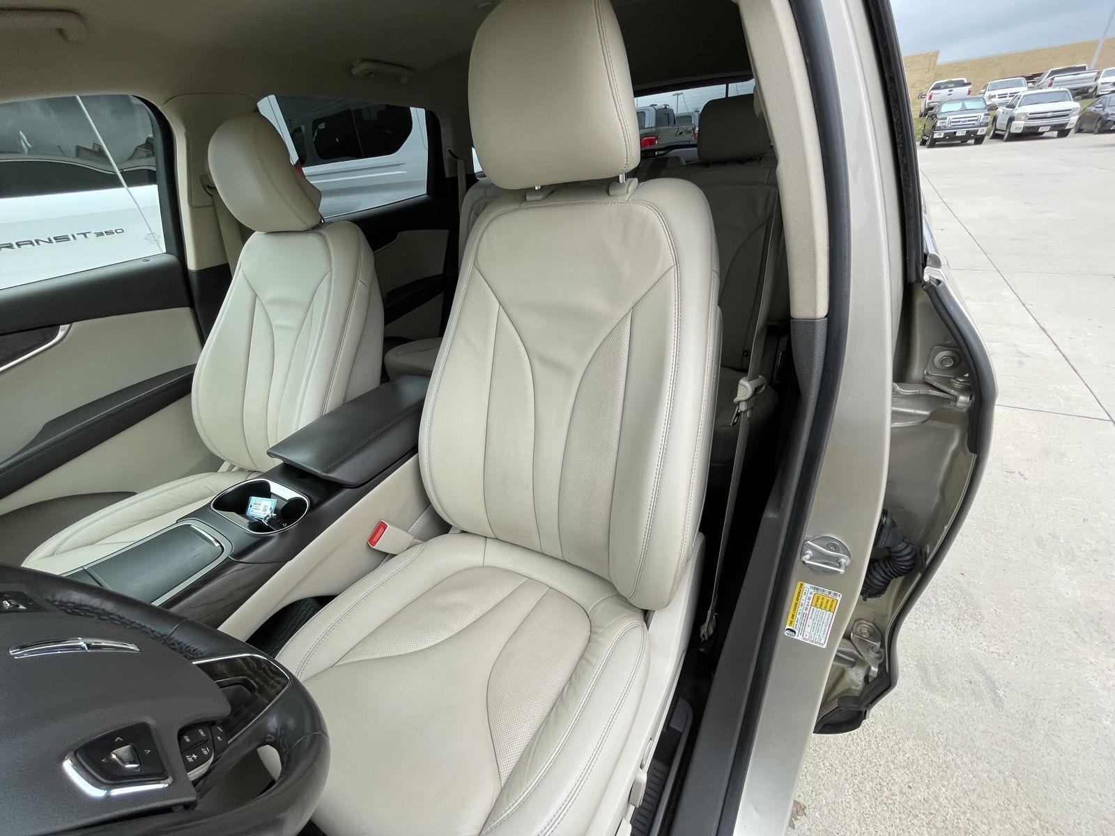 Vehicle photo 18