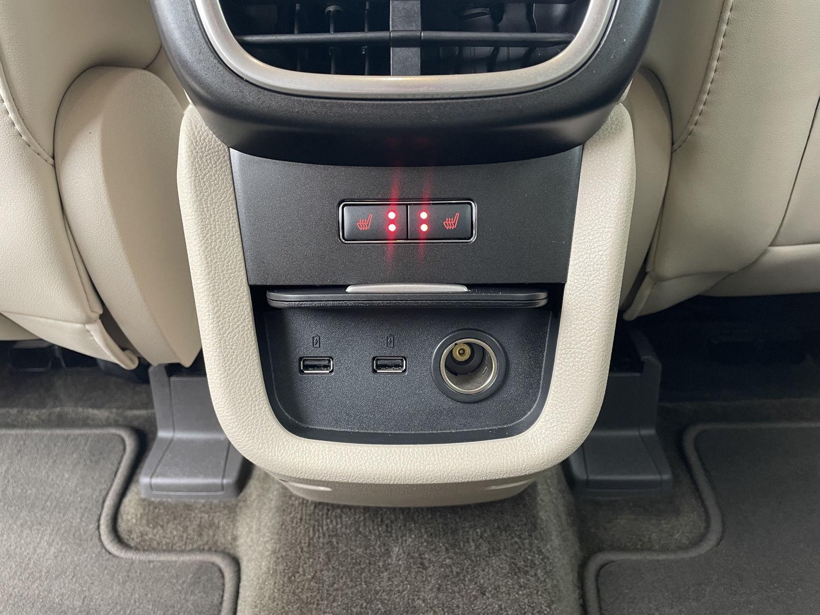 Vehicle photo 21