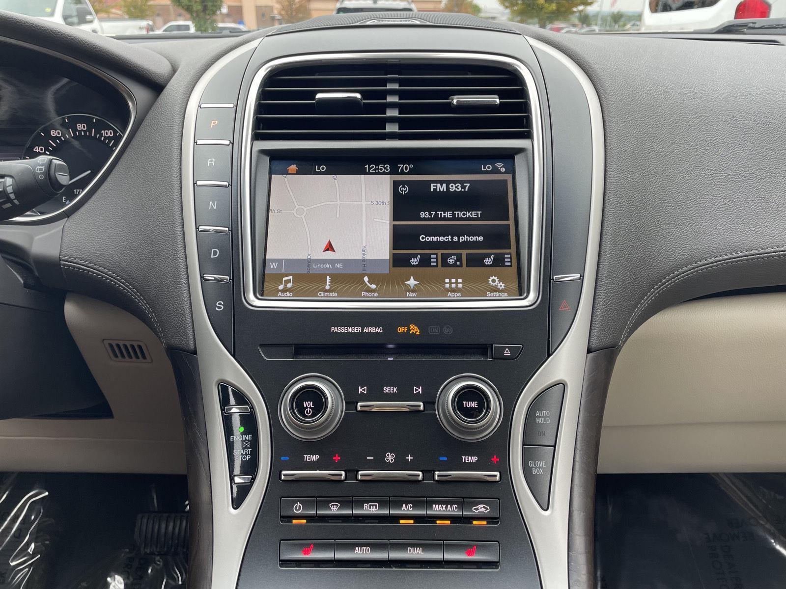 Vehicle photo 23