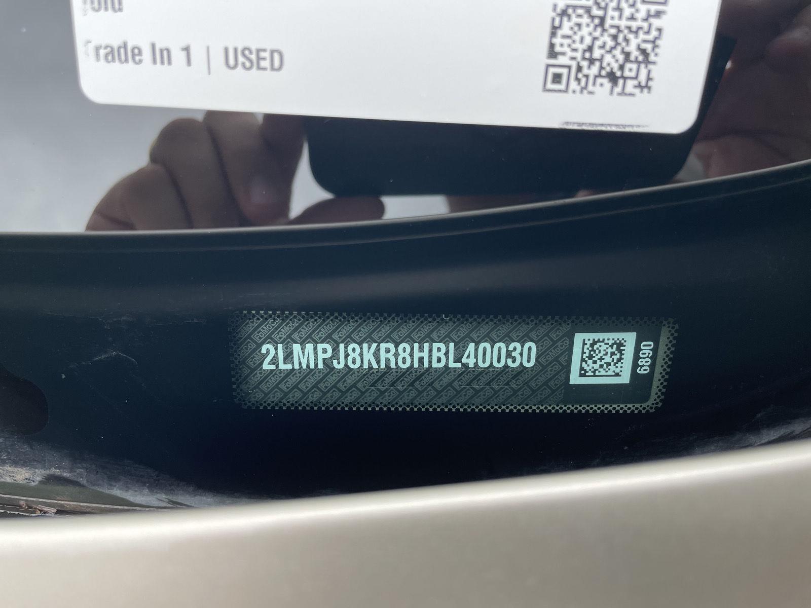 Vehicle photo 34