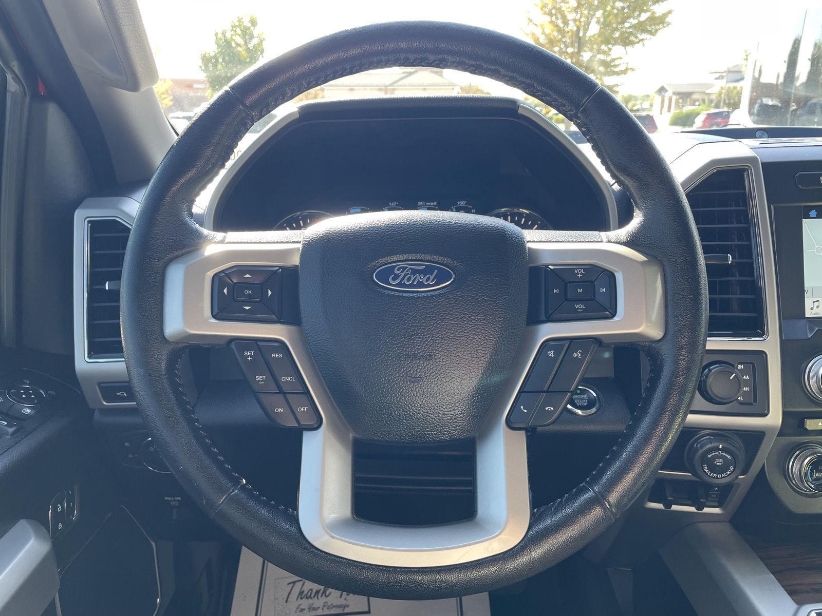Vehicle photo 12