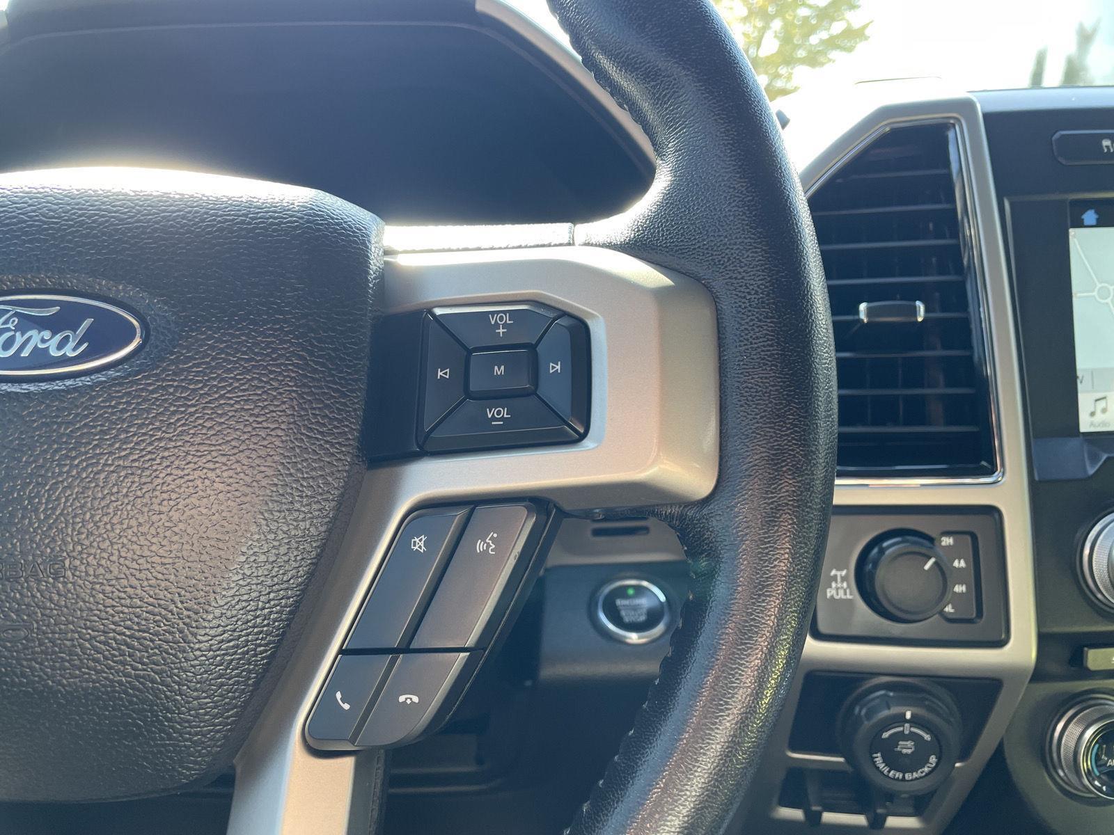 Vehicle photo 14
