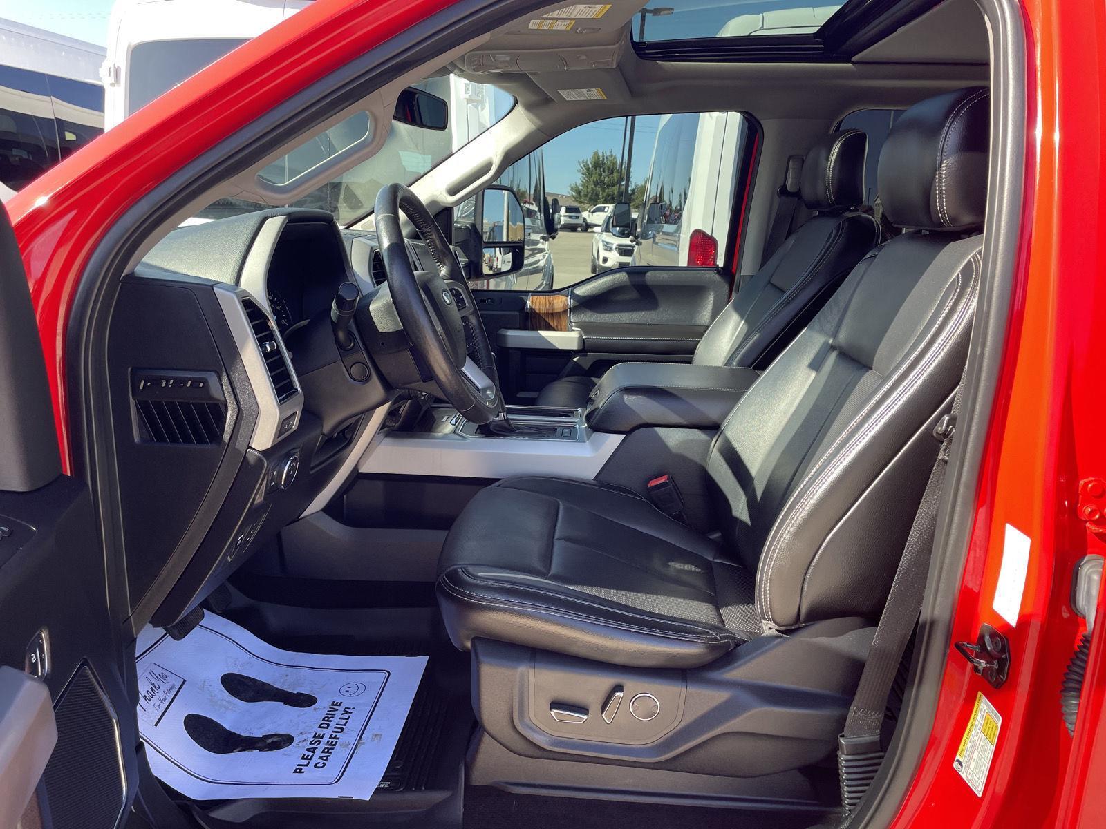 Vehicle photo 17