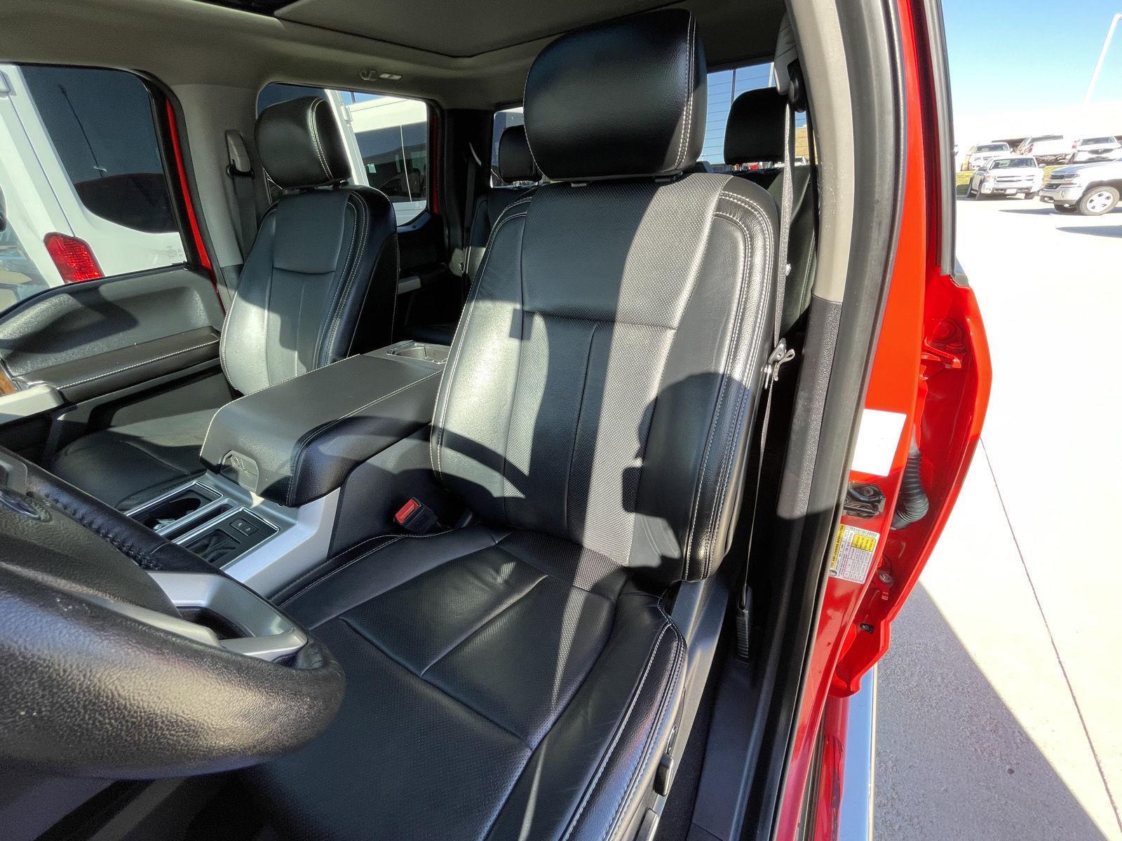 Vehicle photo 18