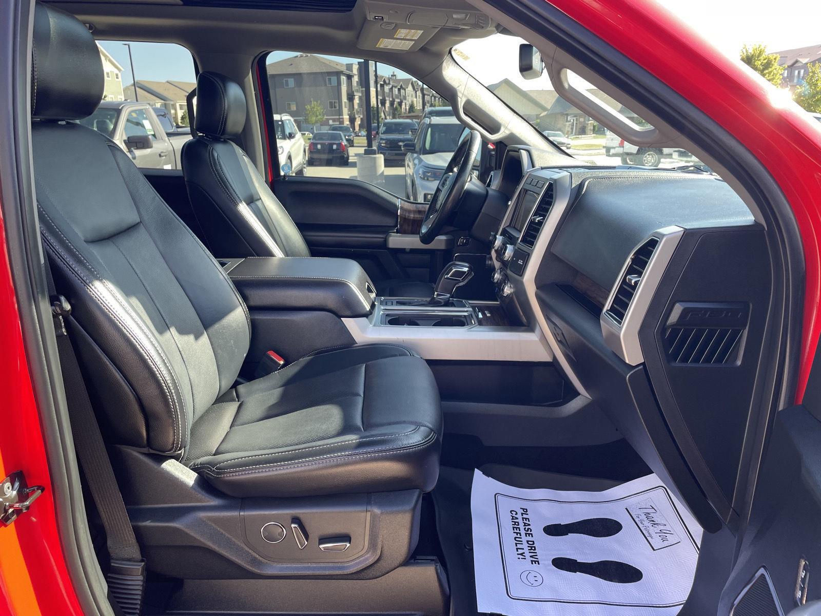 Vehicle photo 19