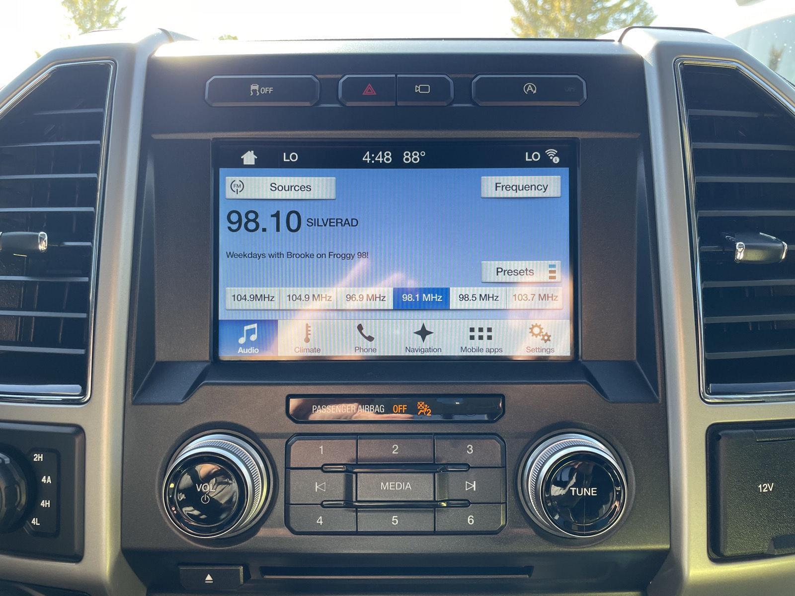 Vehicle photo 29