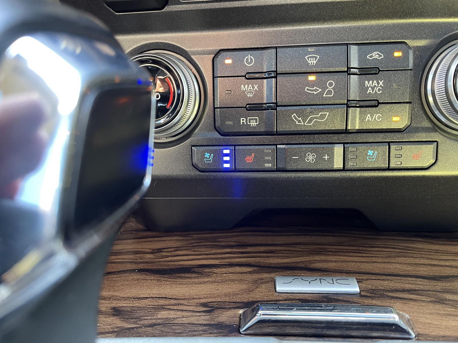 Vehicle photo 31