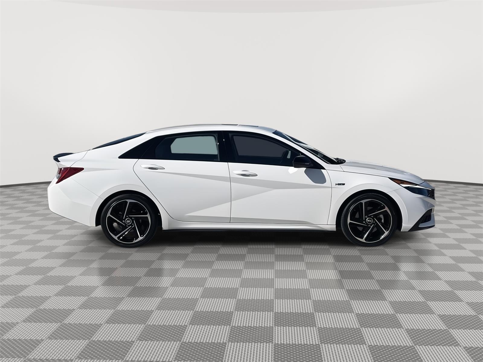 Vehicle photo 6