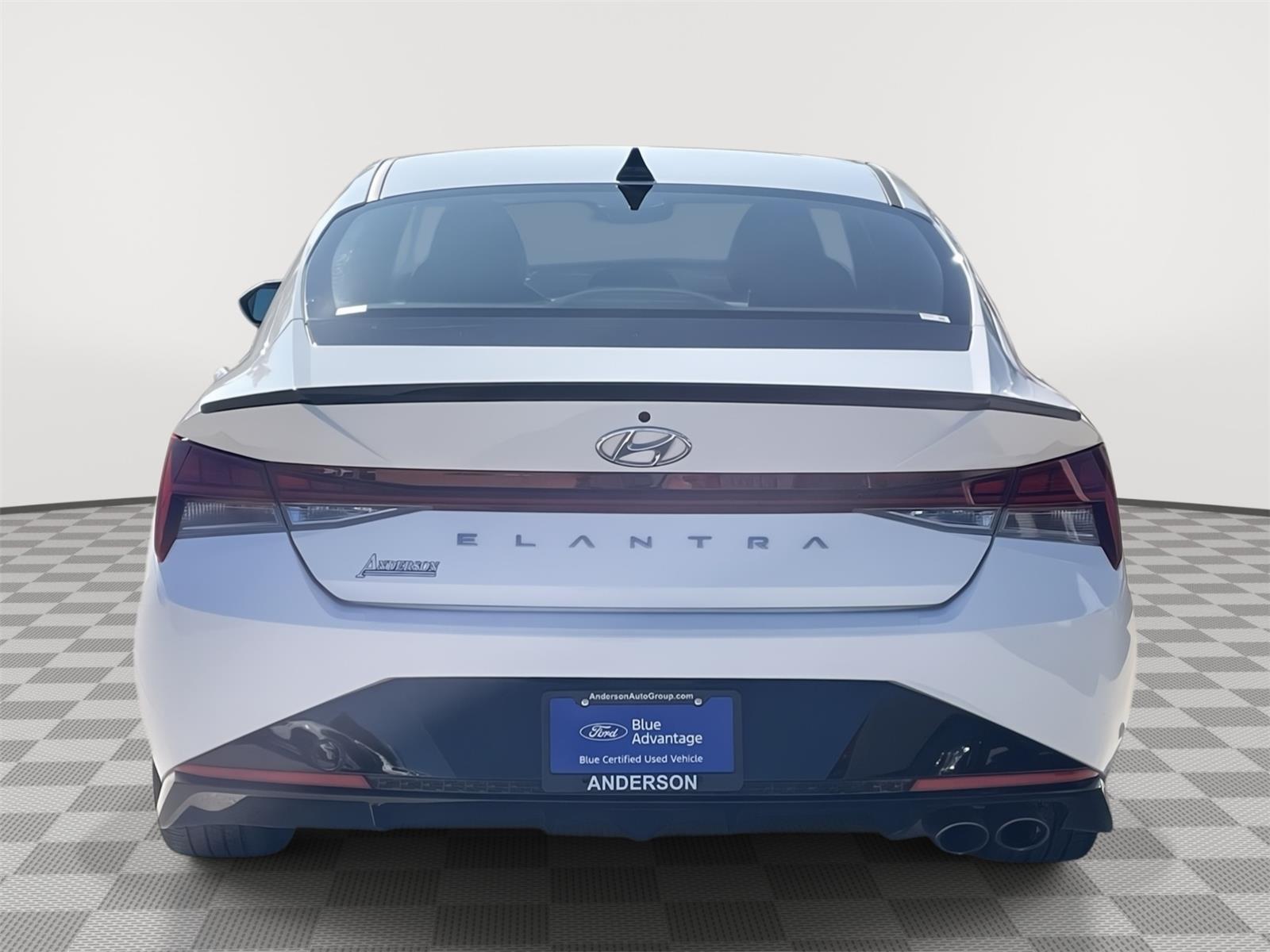 Vehicle photo 8