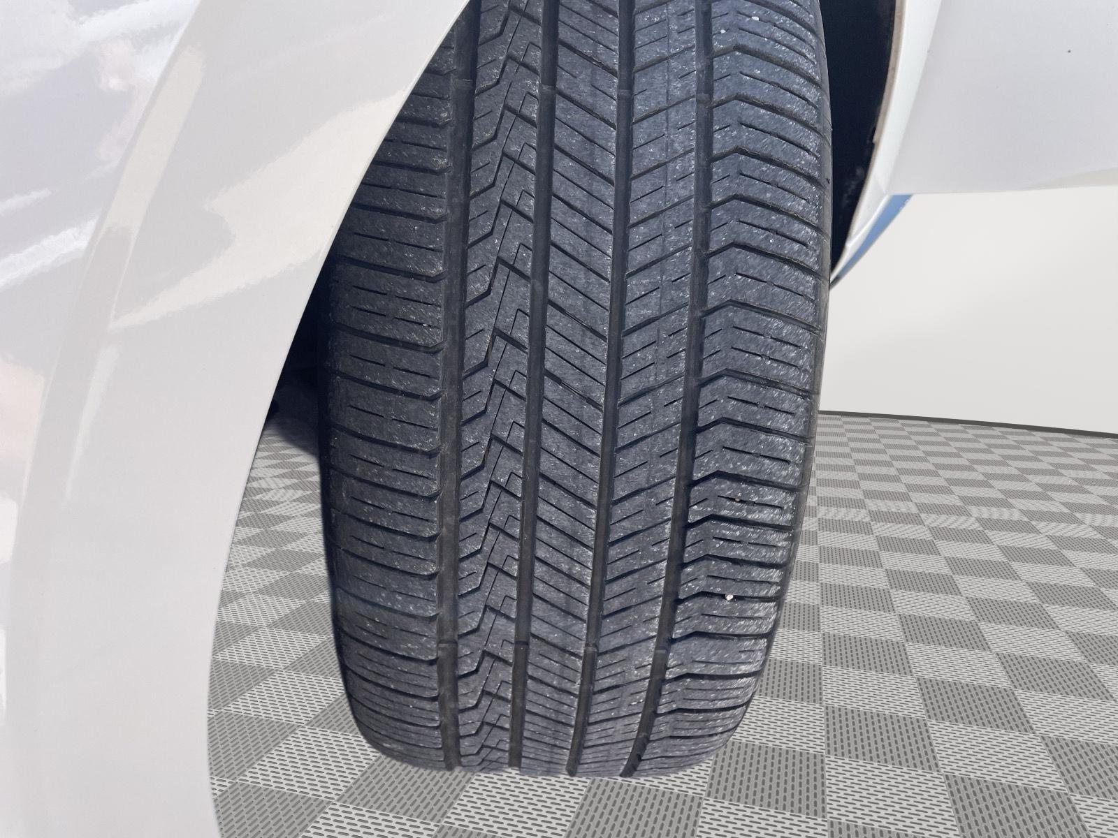 Vehicle photo 11