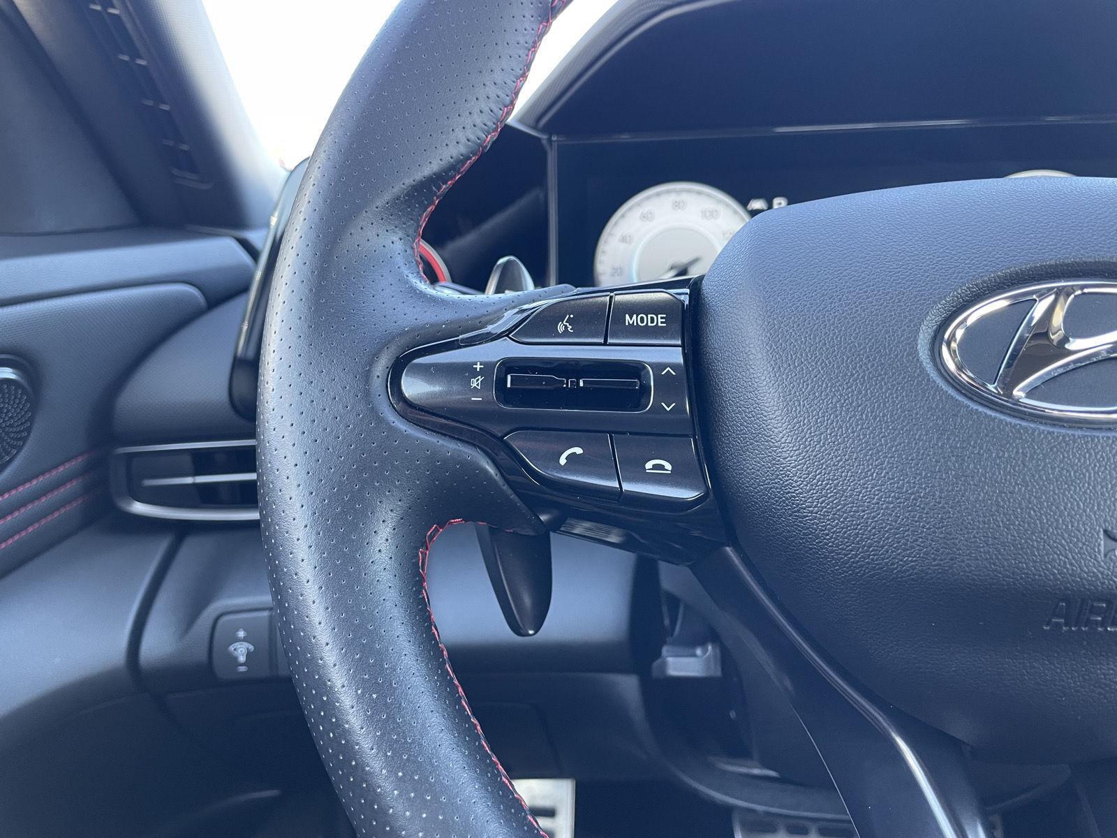 Vehicle photo 13