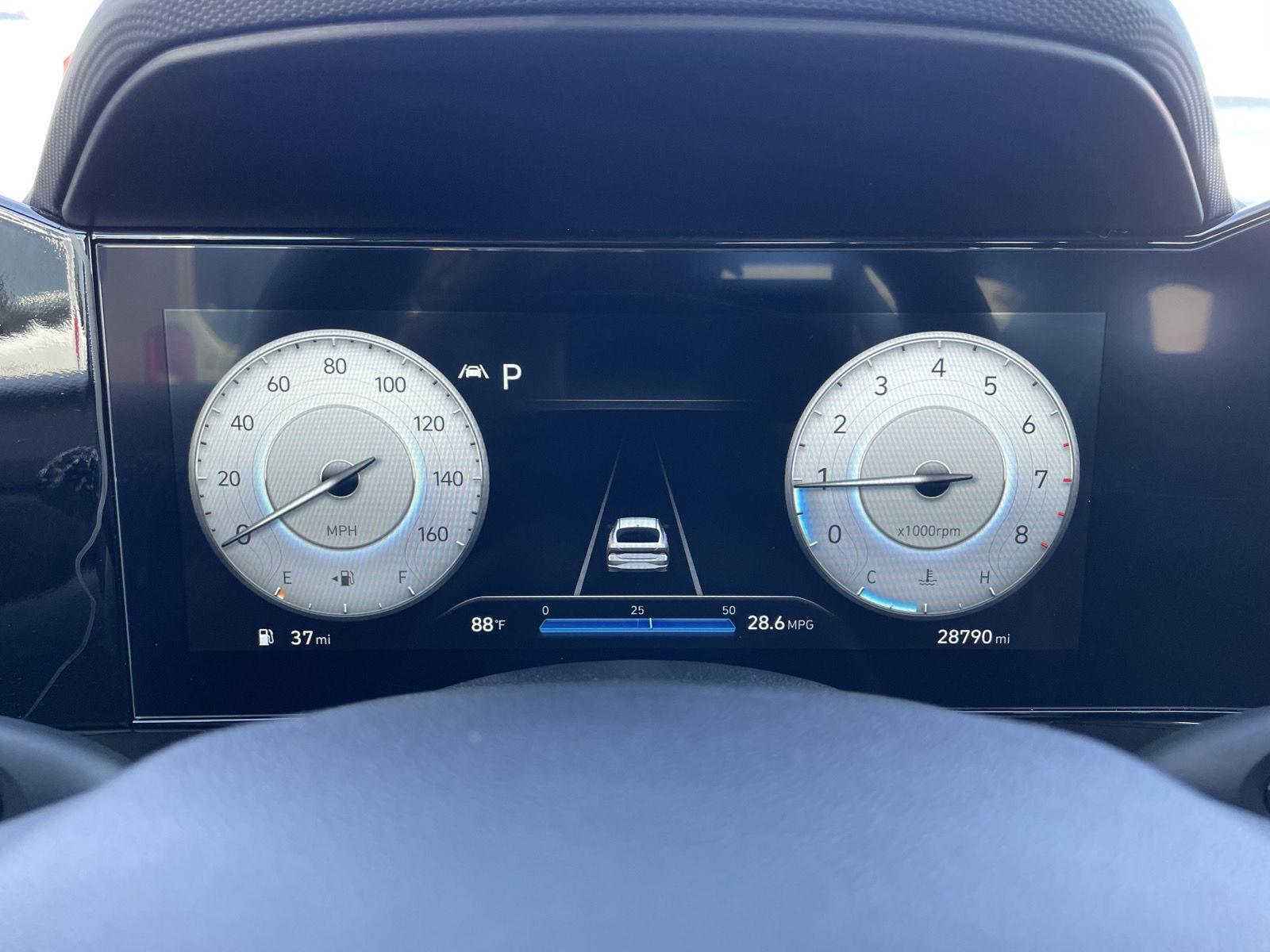 Vehicle photo 15