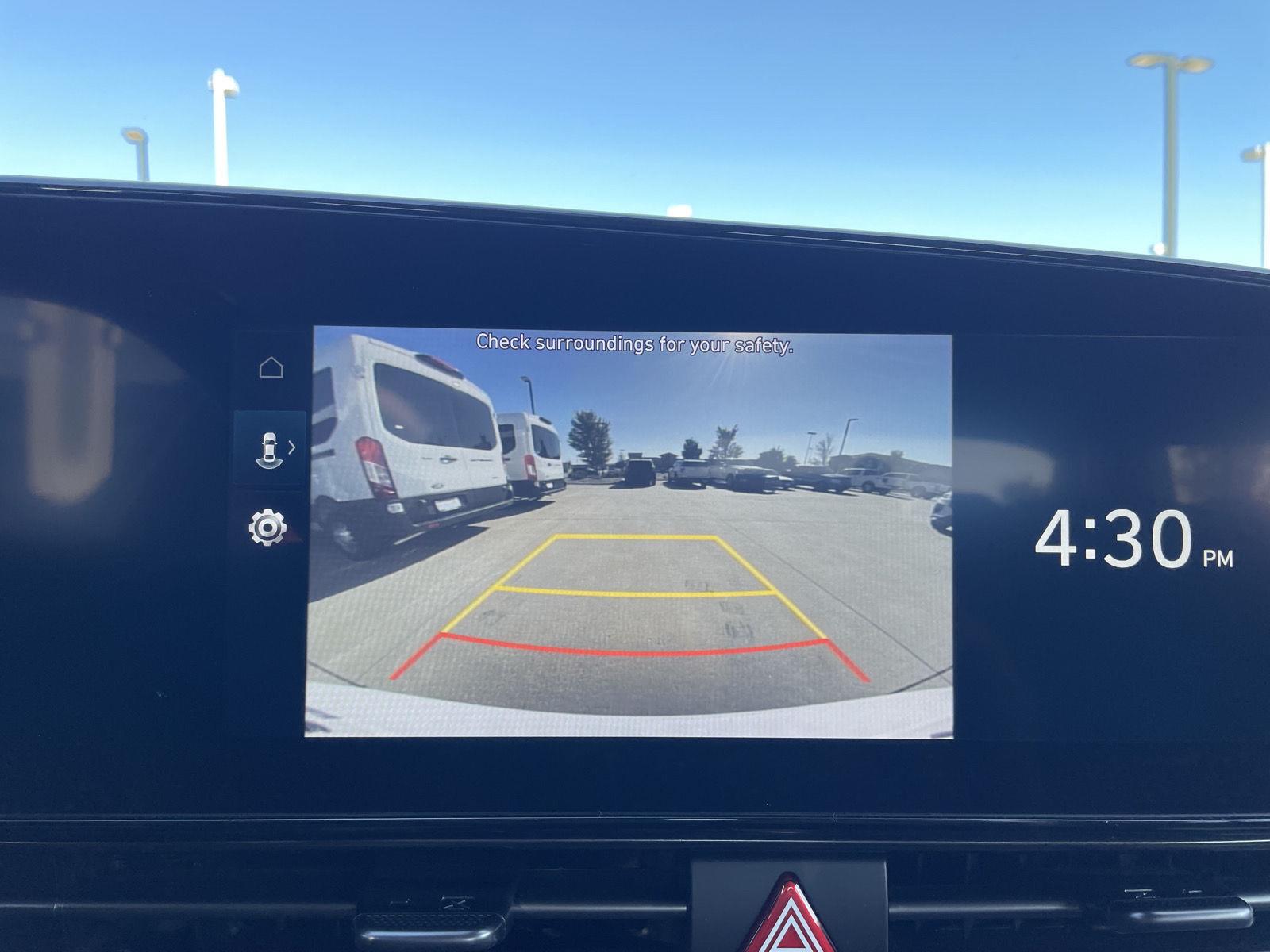 Vehicle photo 23