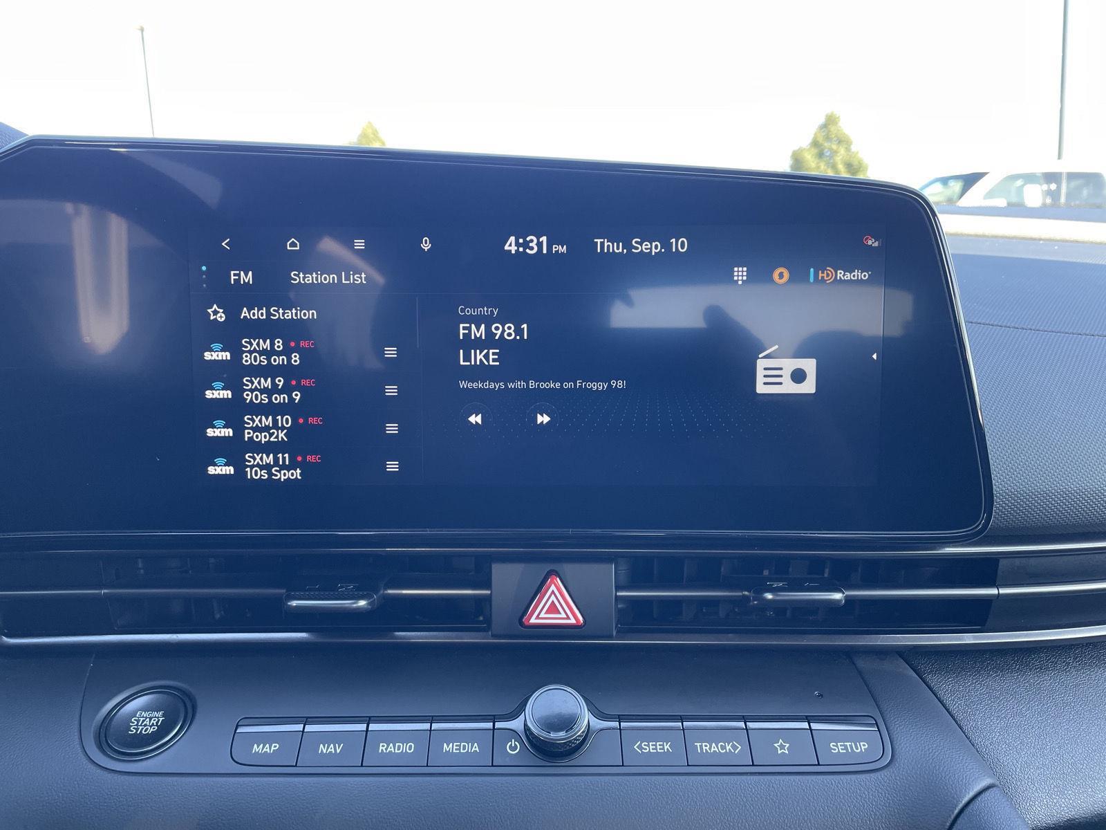 Vehicle photo 26