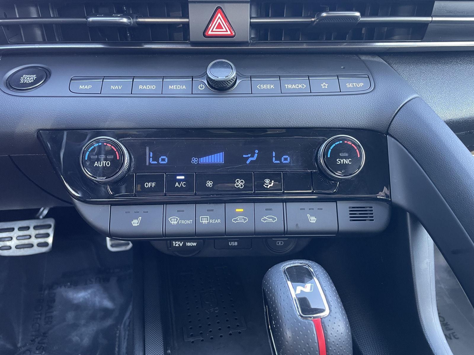 Vehicle photo 27