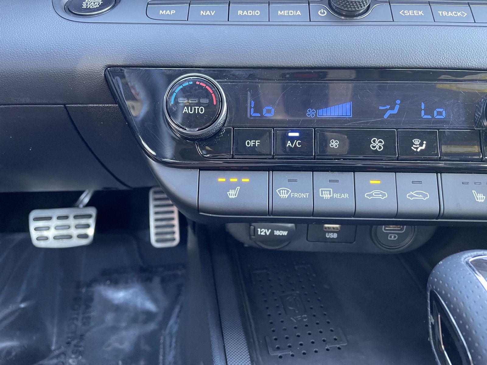 Vehicle photo 28