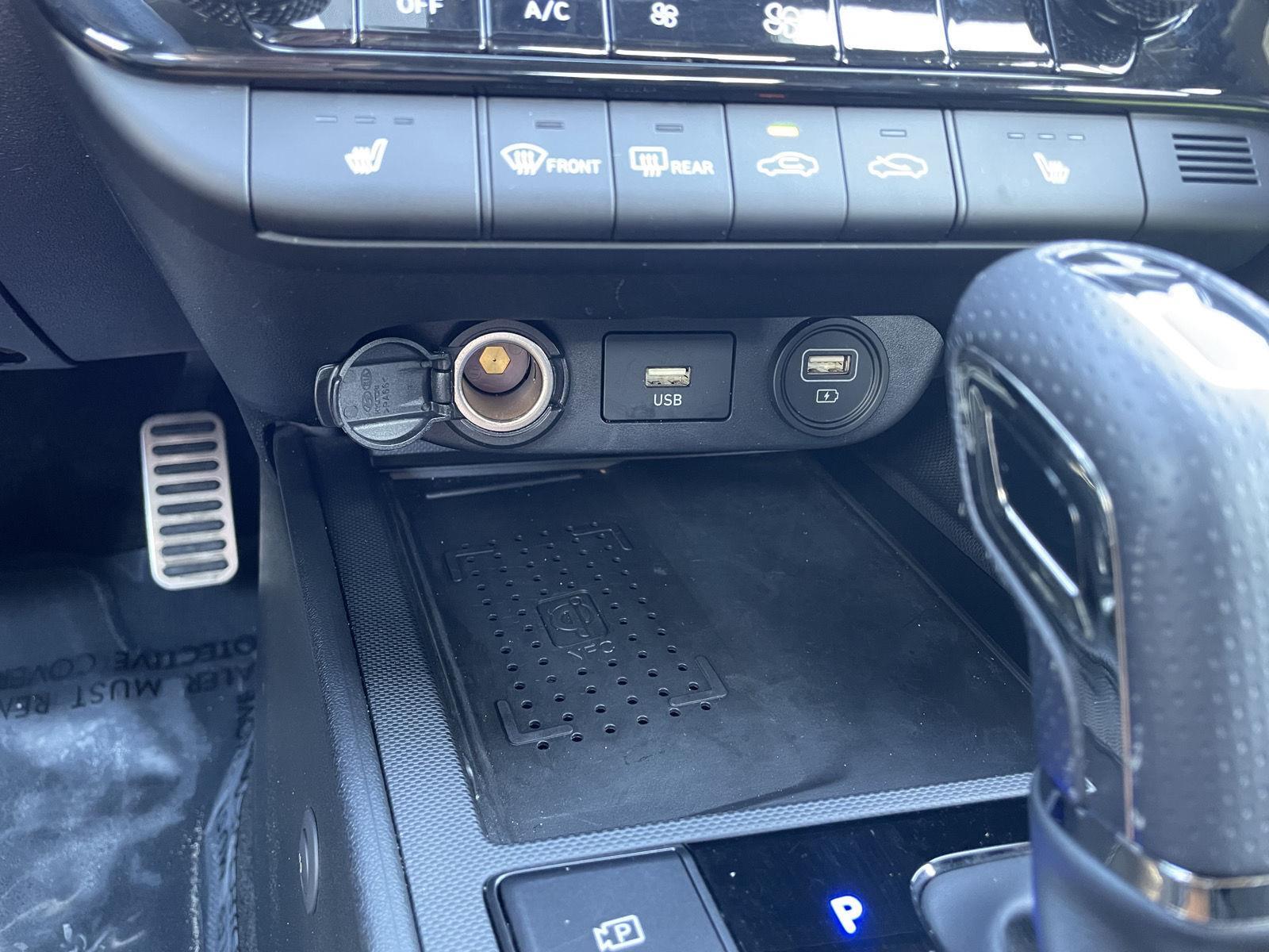 Vehicle photo 29