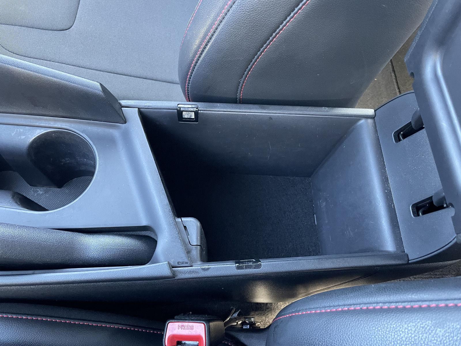 Vehicle photo 32
