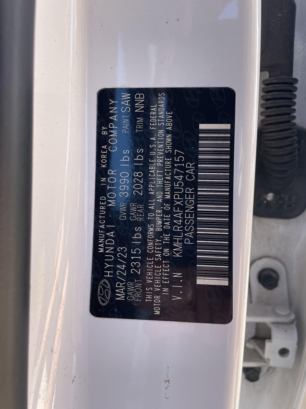 Vehicle photo 33
