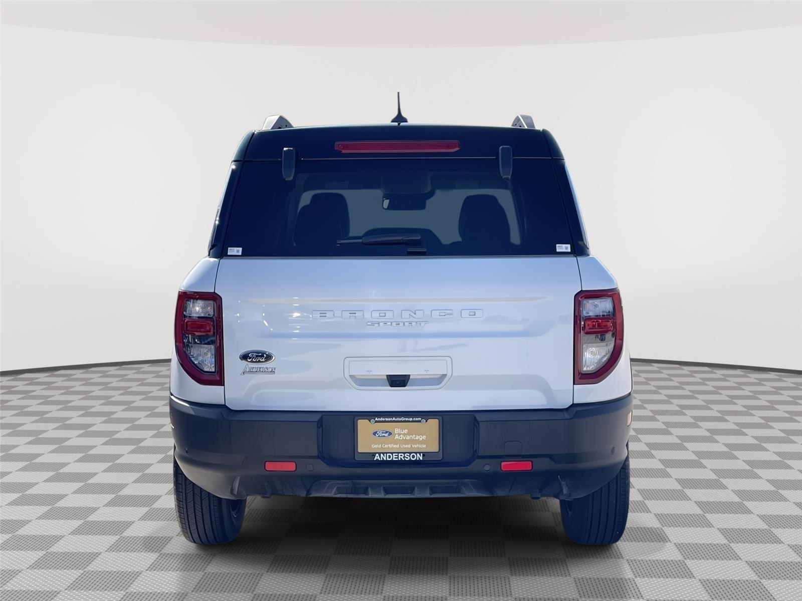 Vehicle photo 8