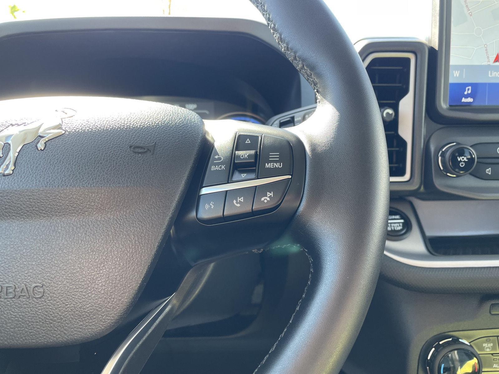 Vehicle photo 14