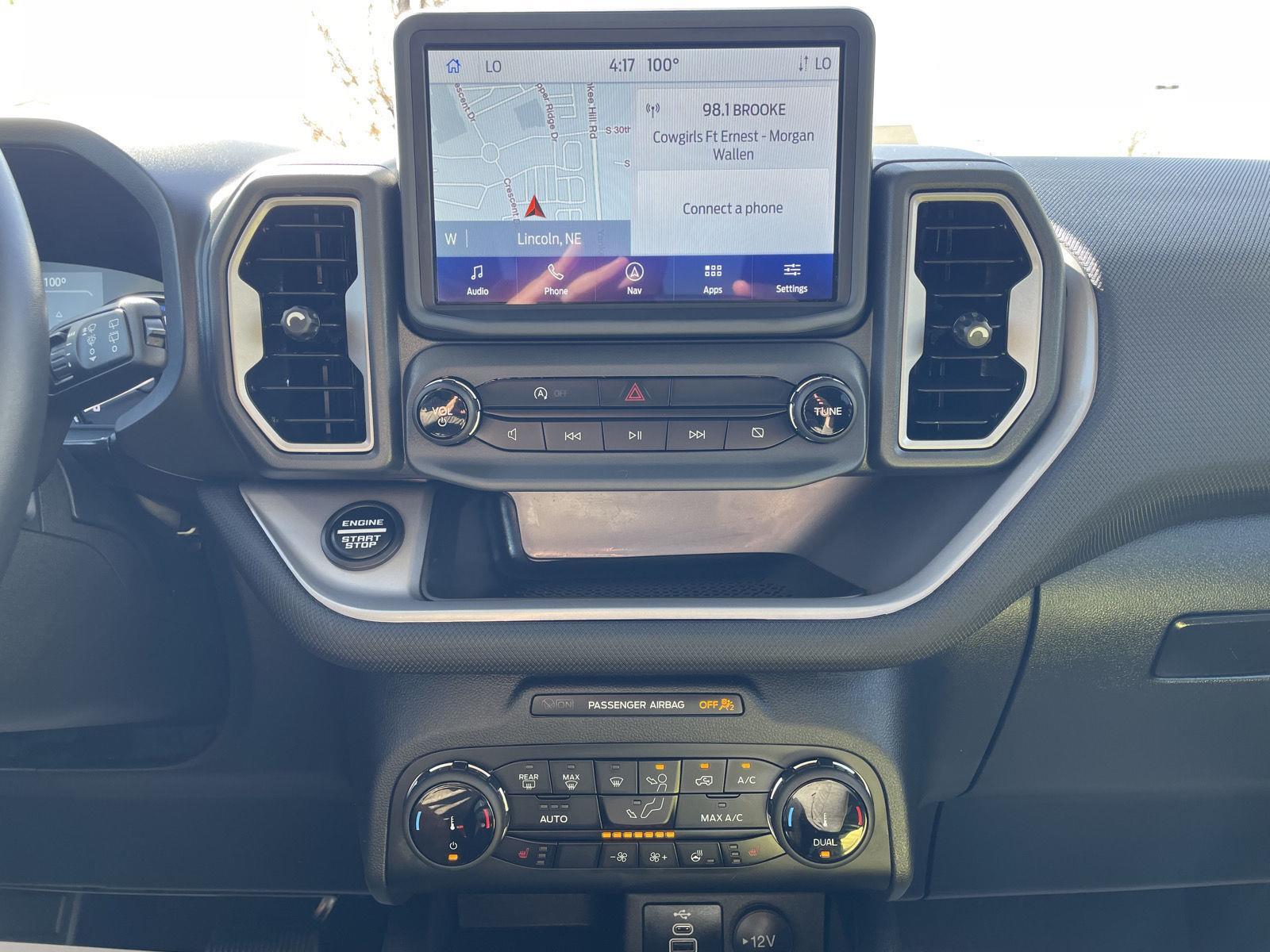 Vehicle photo 22