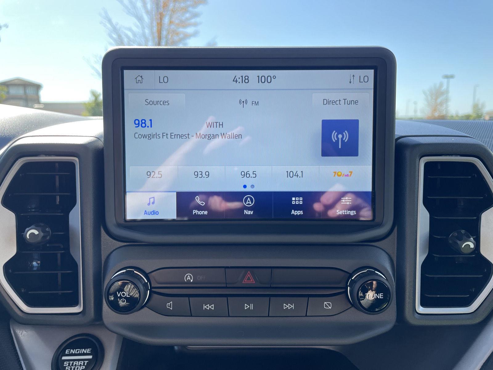 Vehicle photo 26