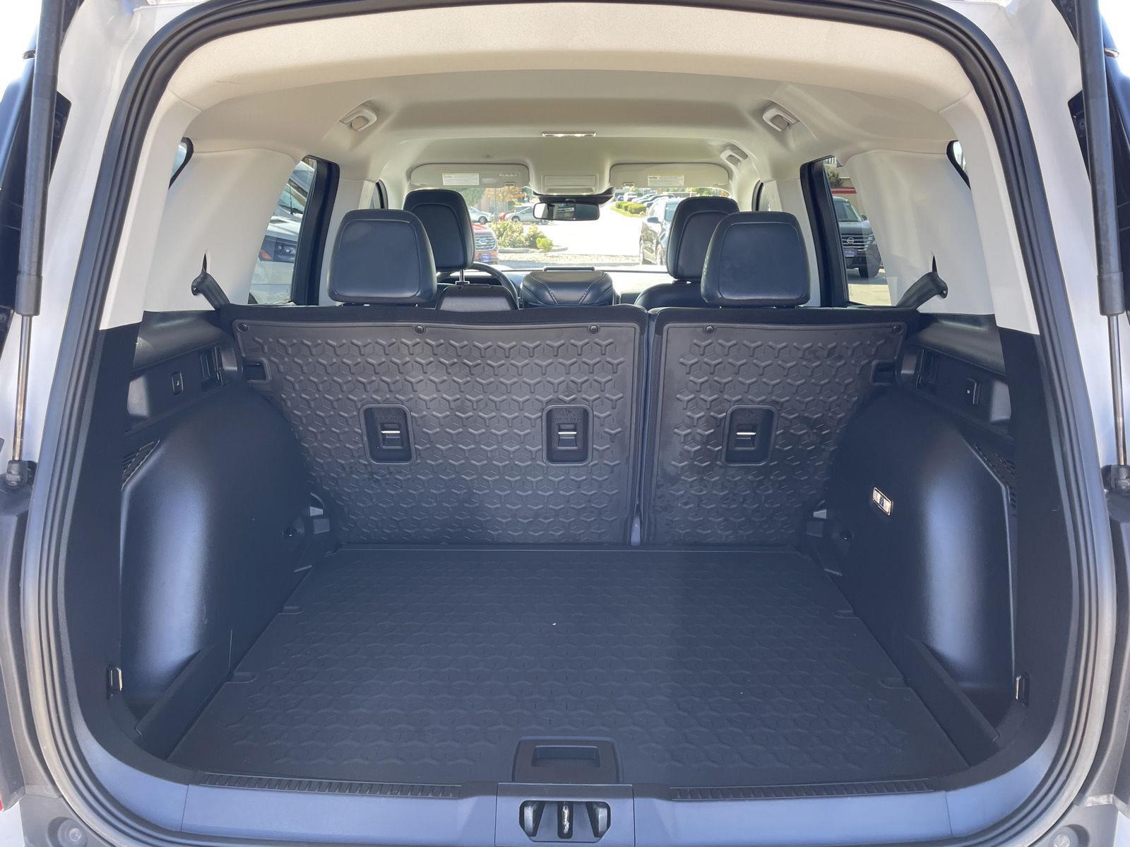 Vehicle photo 36