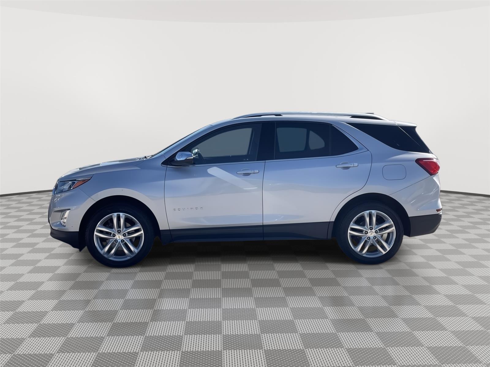 Vehicle photo 2