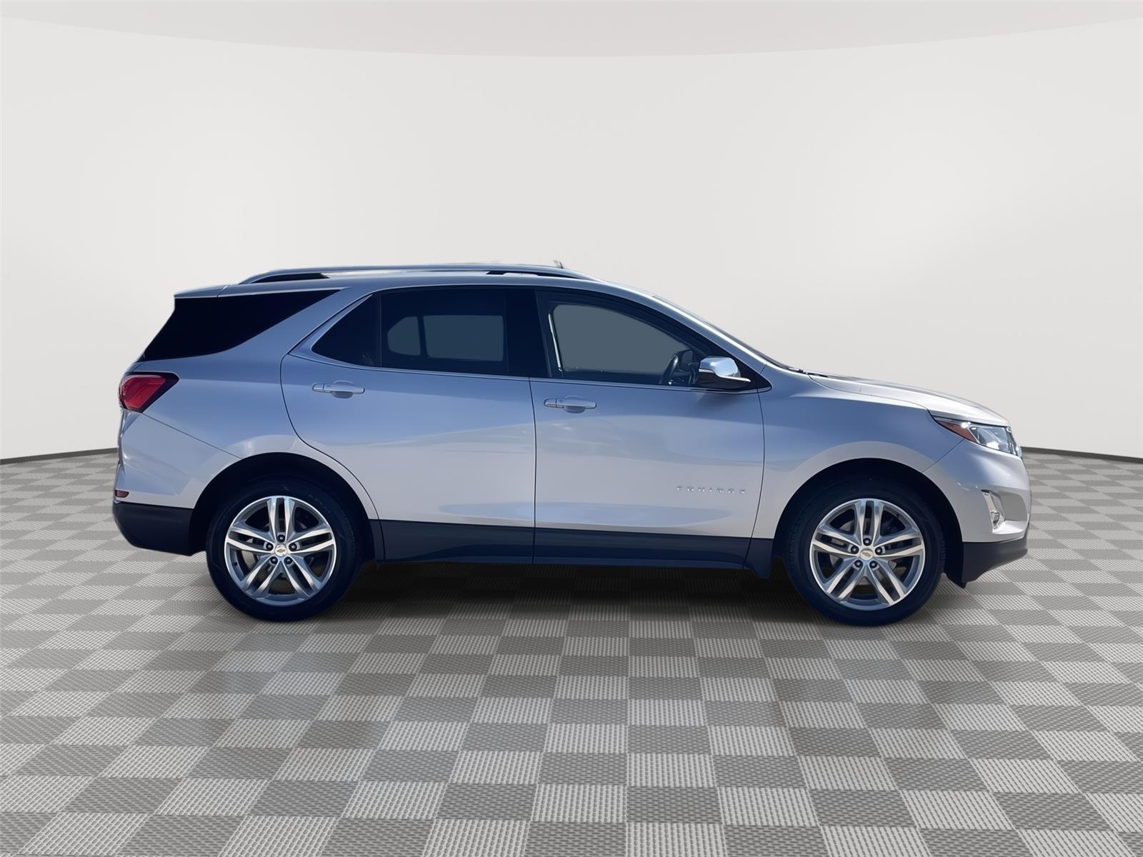 Vehicle photo 6