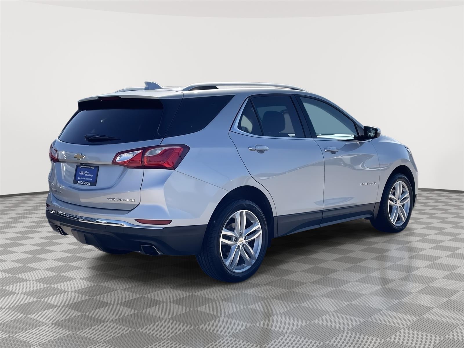 Vehicle photo 7