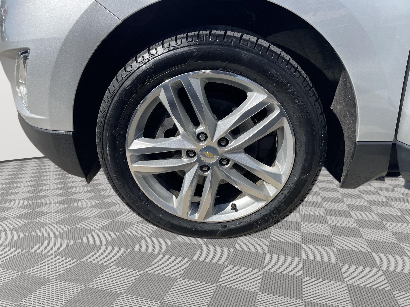 Vehicle photo 10