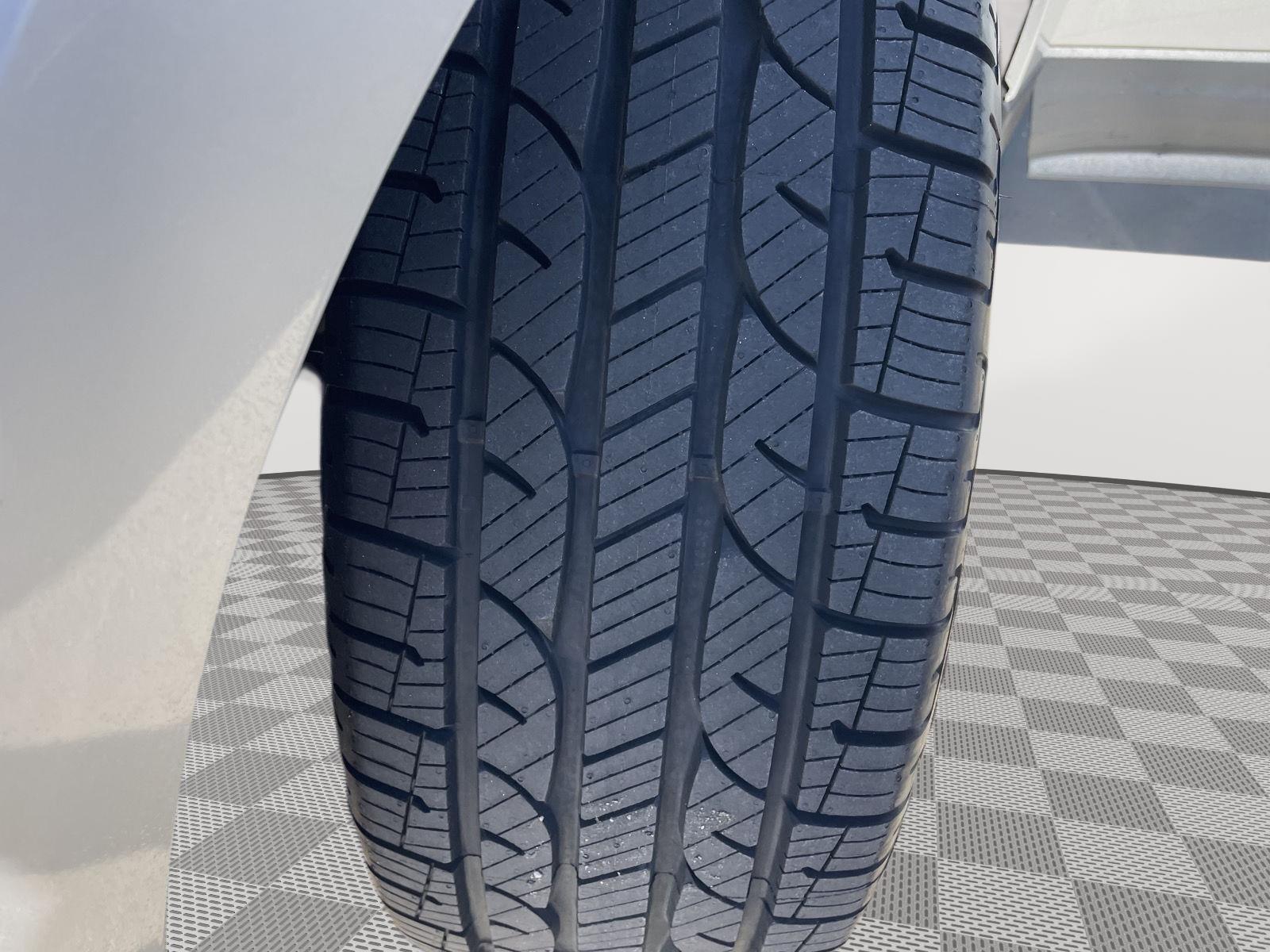 Vehicle photo 11