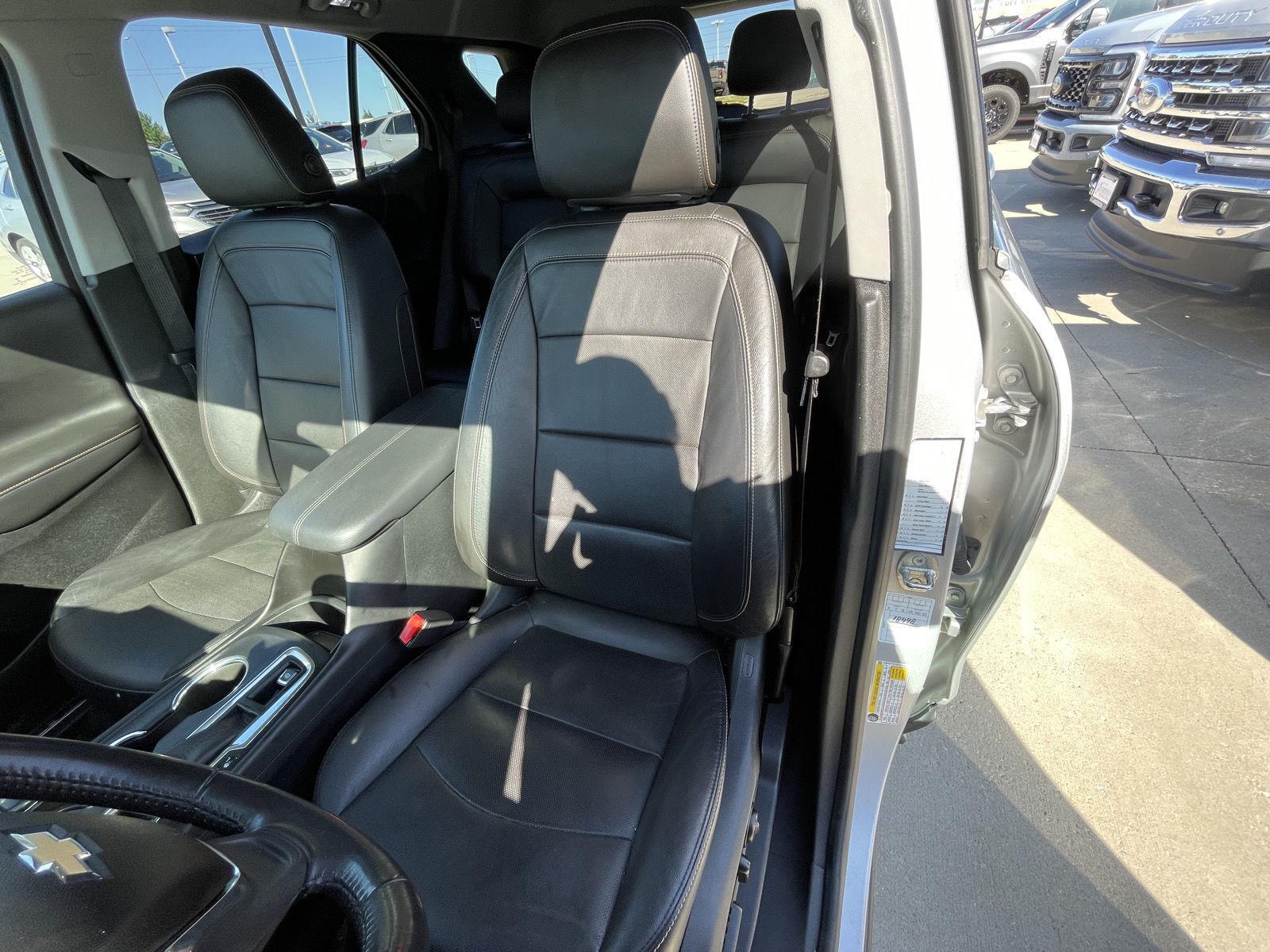 Vehicle photo 18