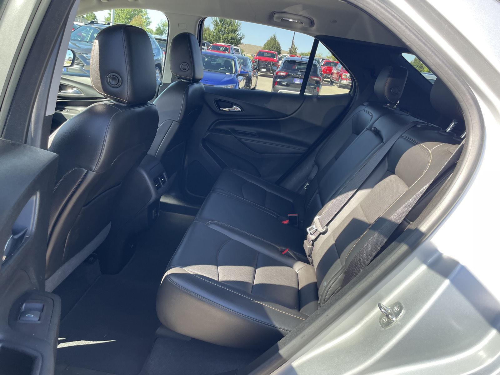 Vehicle photo 20