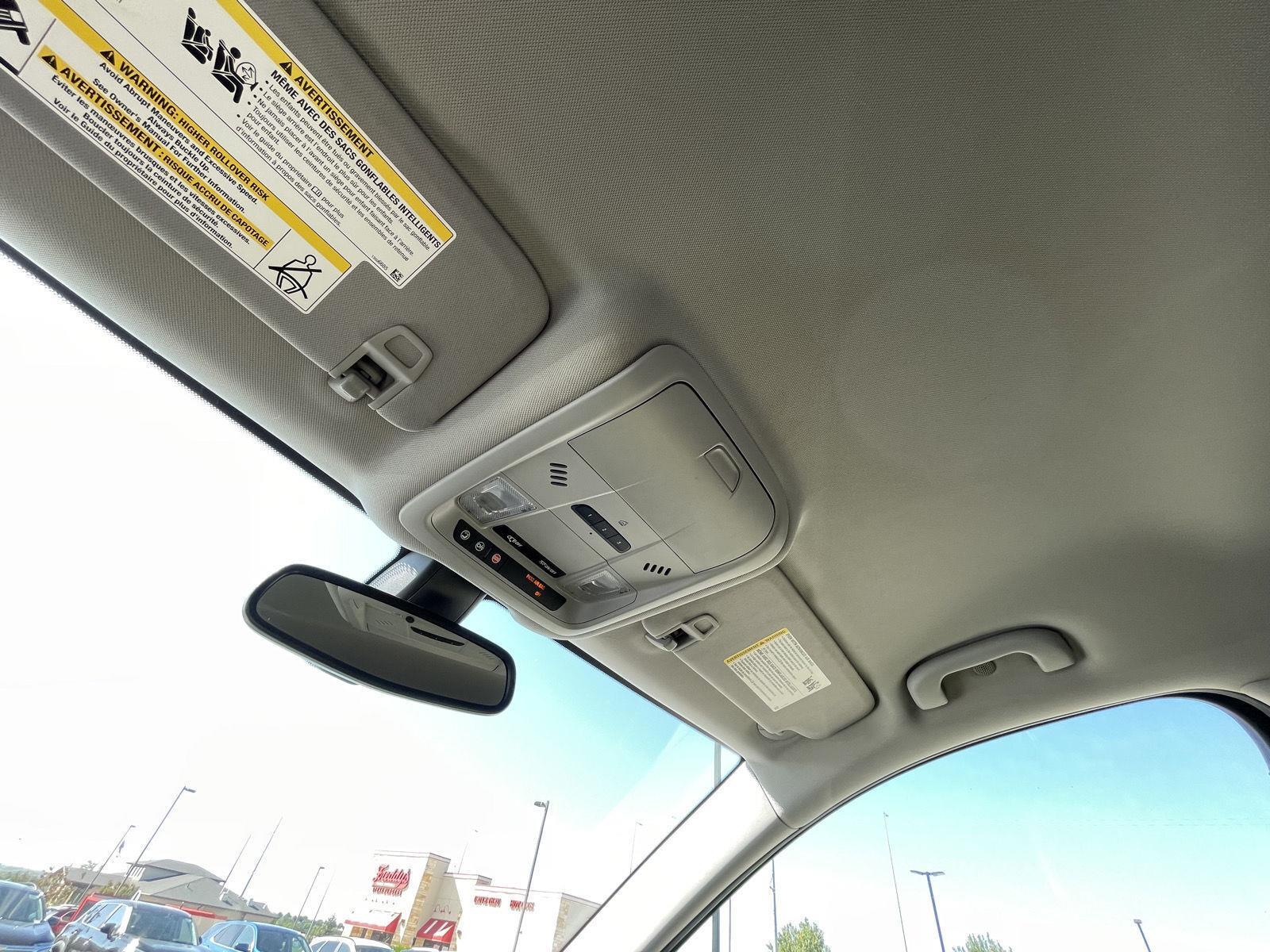Vehicle photo 21