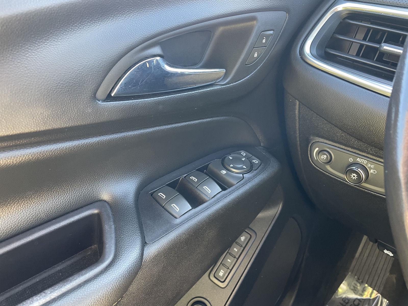 Vehicle photo 29