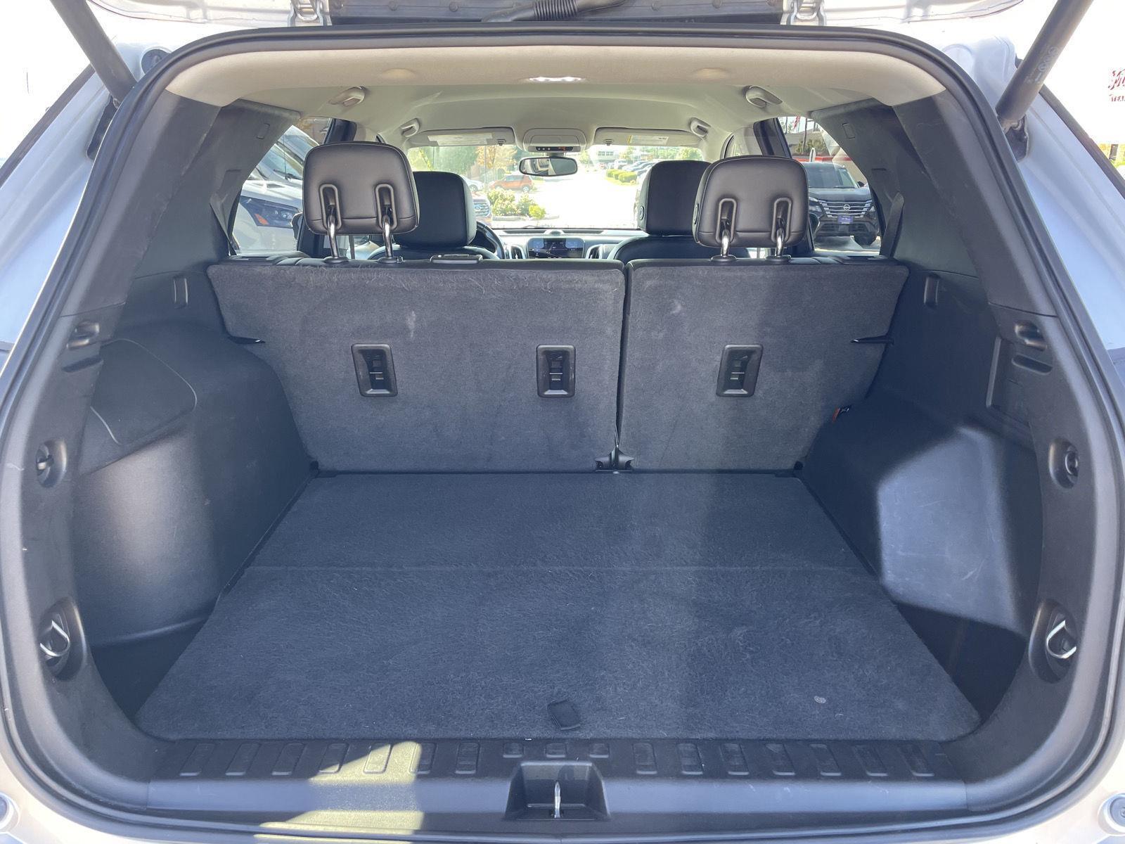 Vehicle photo 34