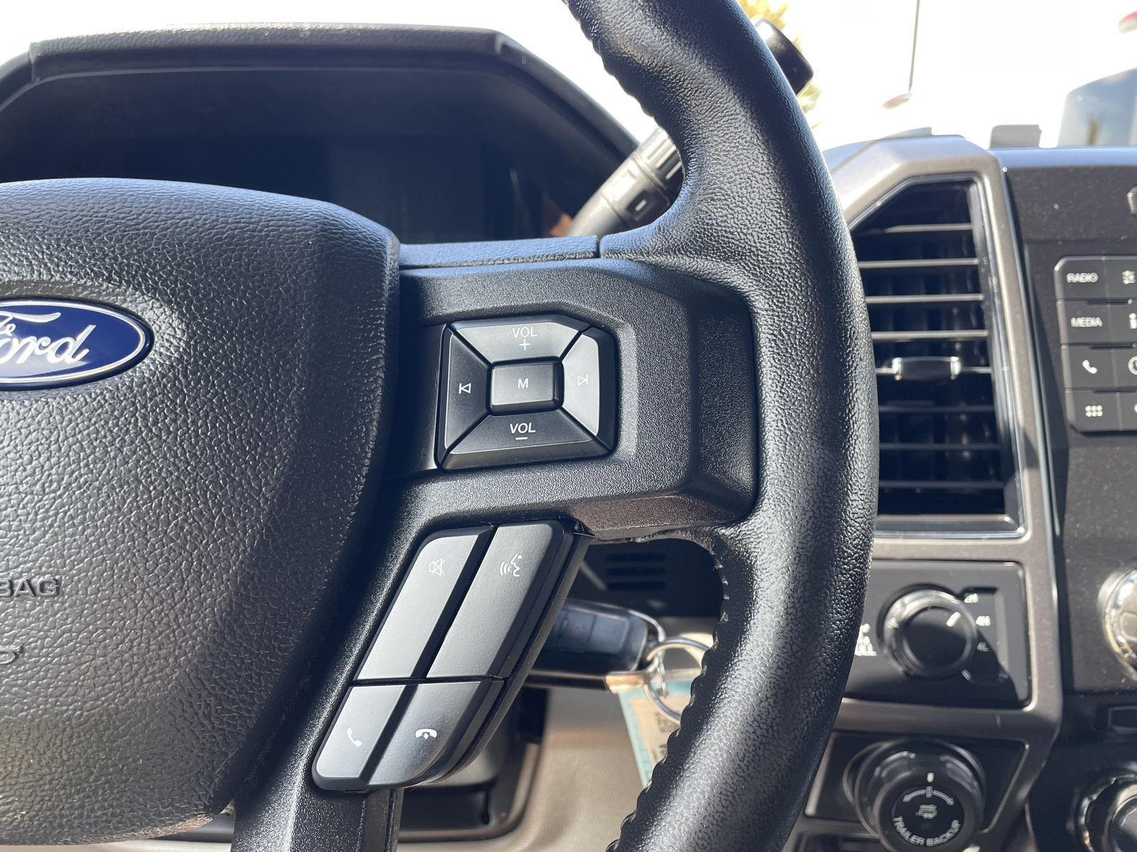 Vehicle photo 13