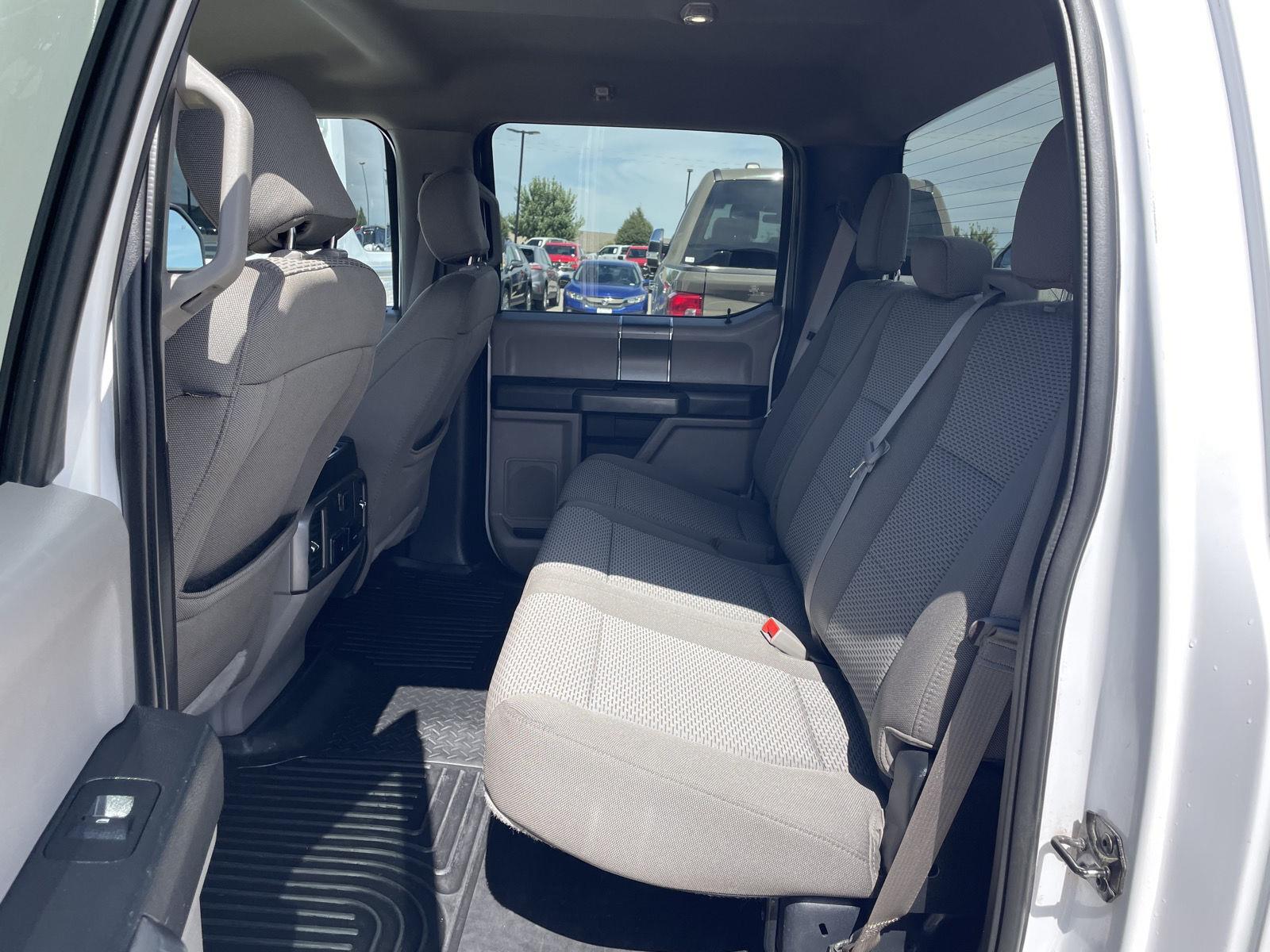 Vehicle photo 19