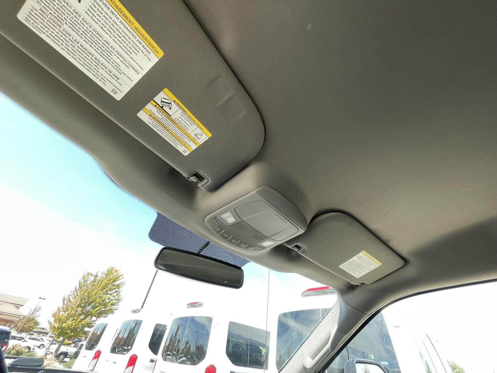 Vehicle photo 20