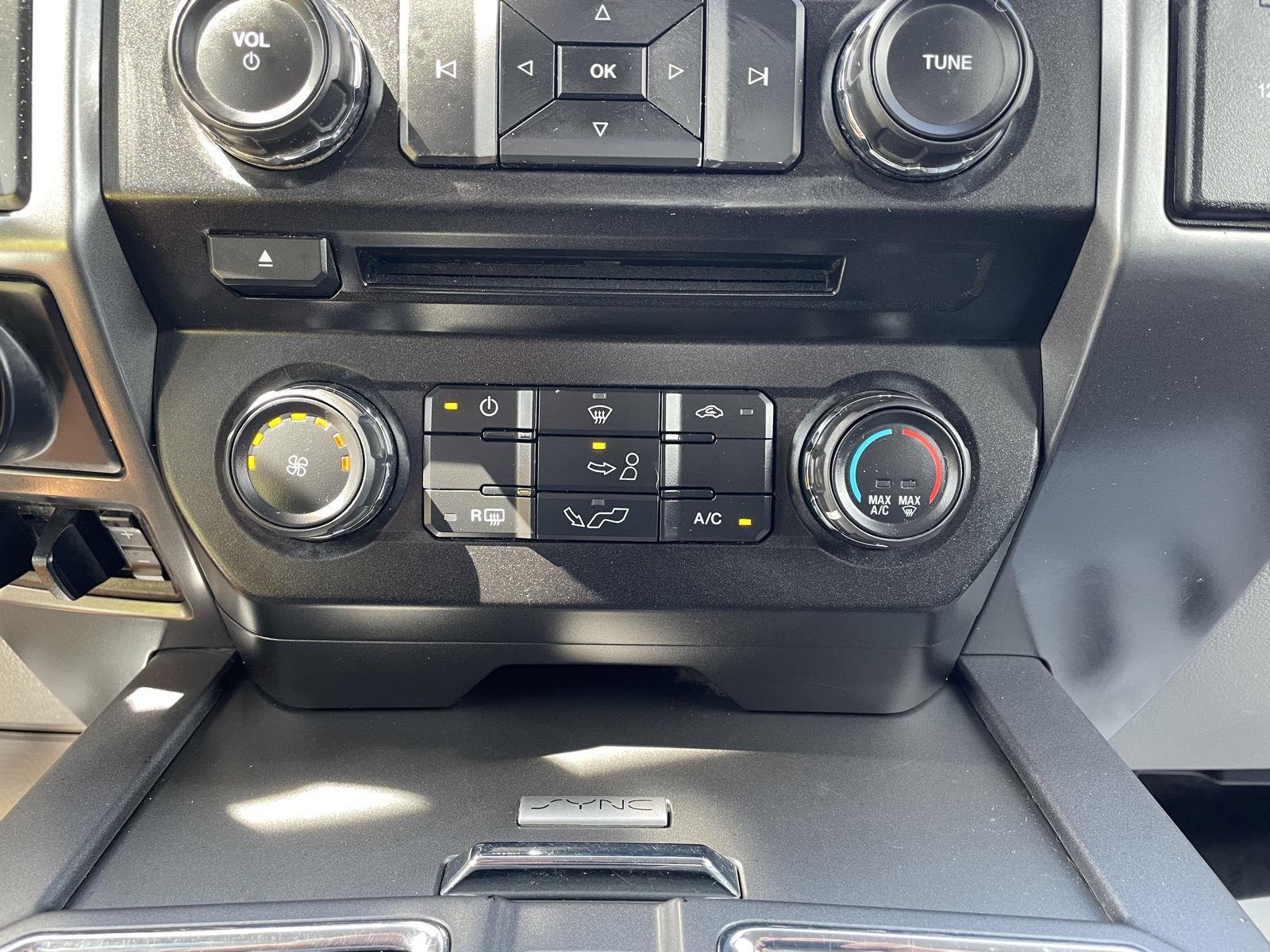 Vehicle photo 23