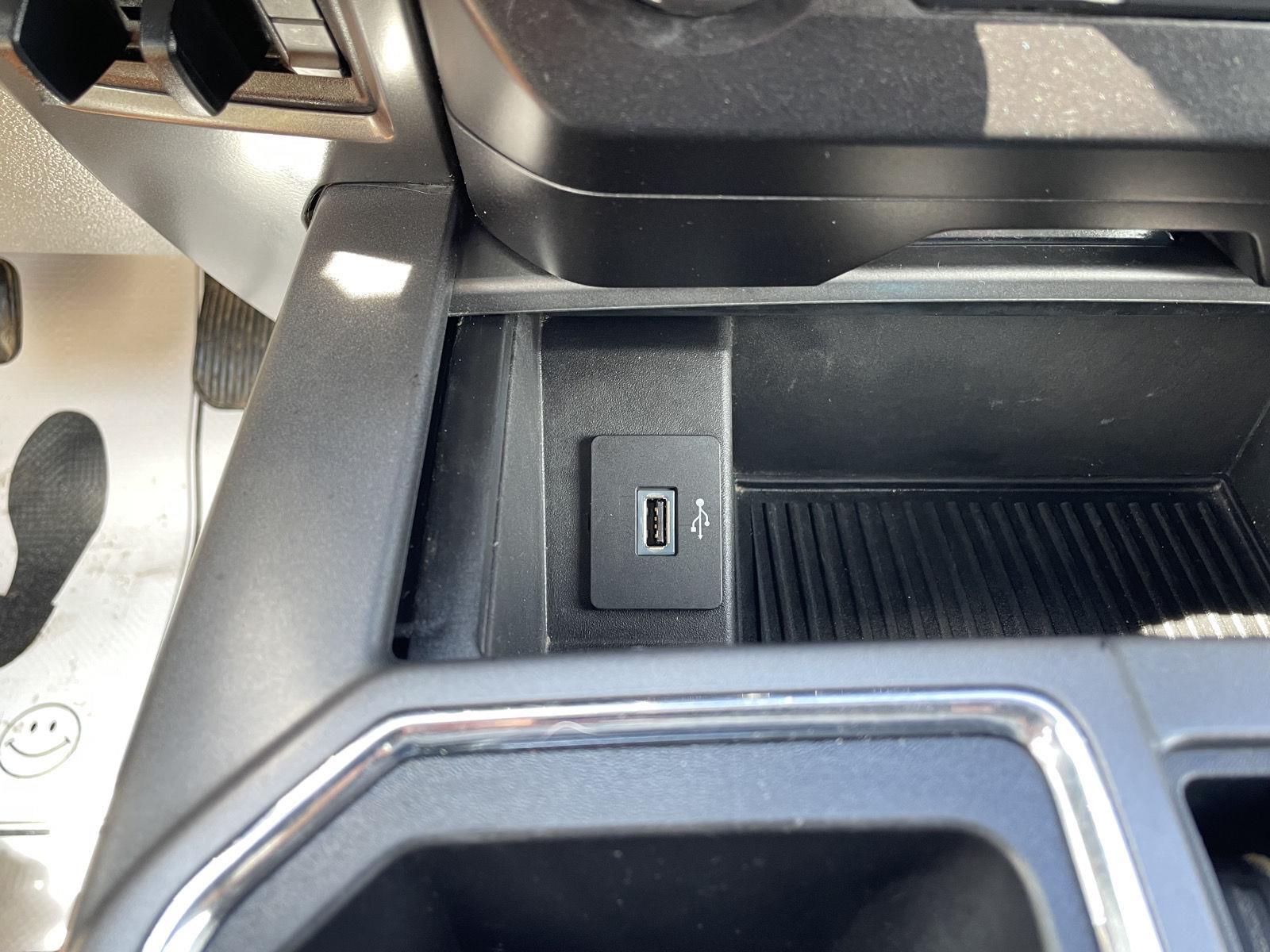 Vehicle photo 24