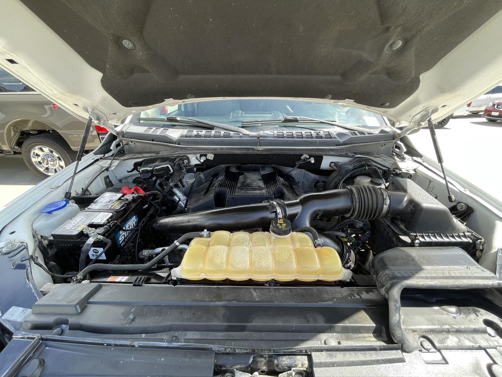Vehicle photo 33