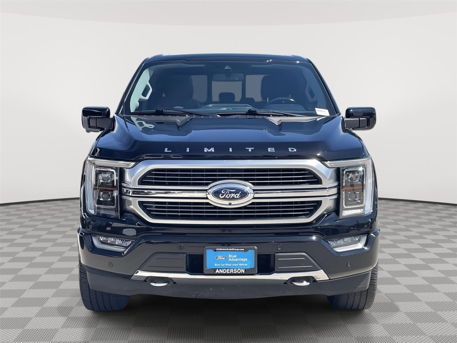 Vehicle photo 4