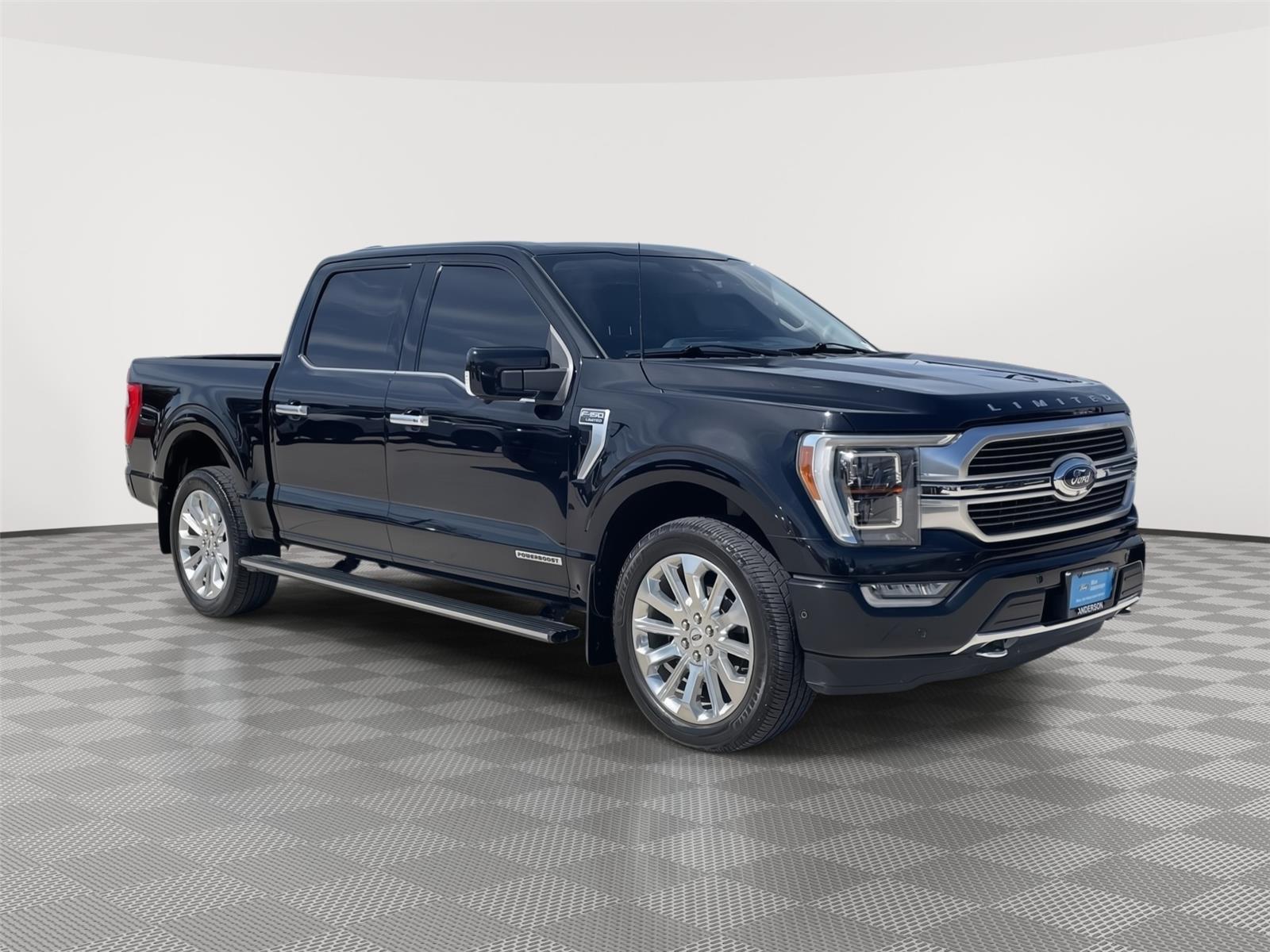 Vehicle photo 5